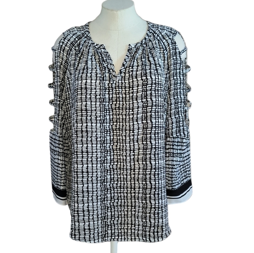 Jennifer Lopez Black/White V-neck 3/4 Bell Sleeve Blouse Size XL
